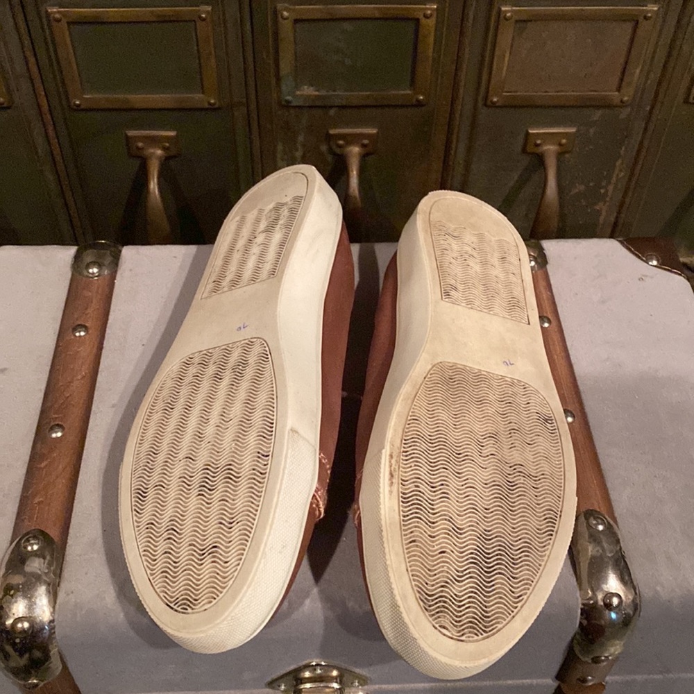 Steve Madden Satin Sneakers. - Picture 6 of 6